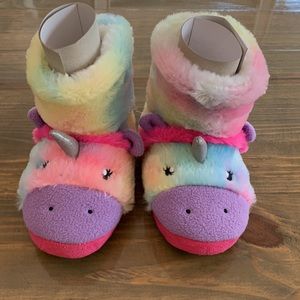 Totes Toasties fuzzy slippers. Size 11-12. Brand new!